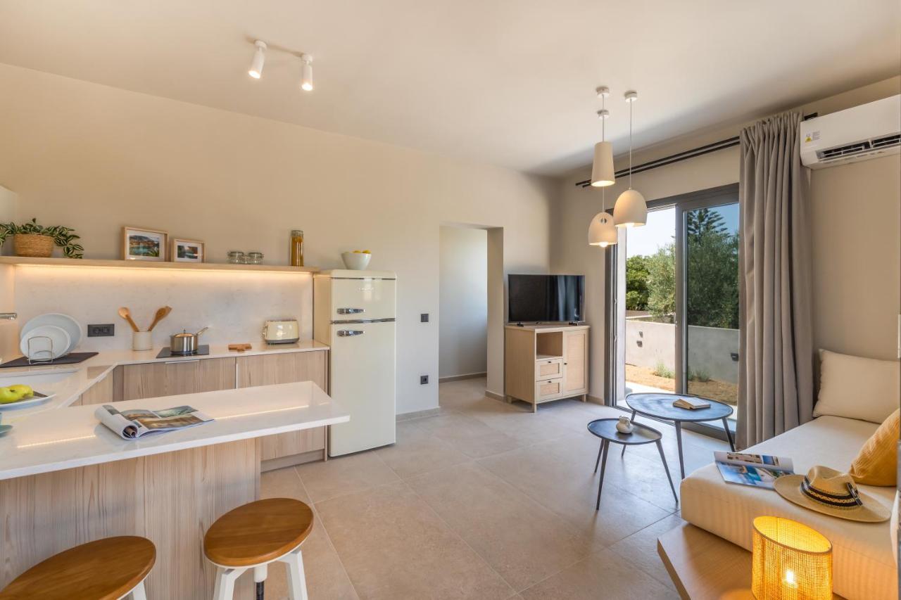 Topos Suites Lassi  Exterior photo