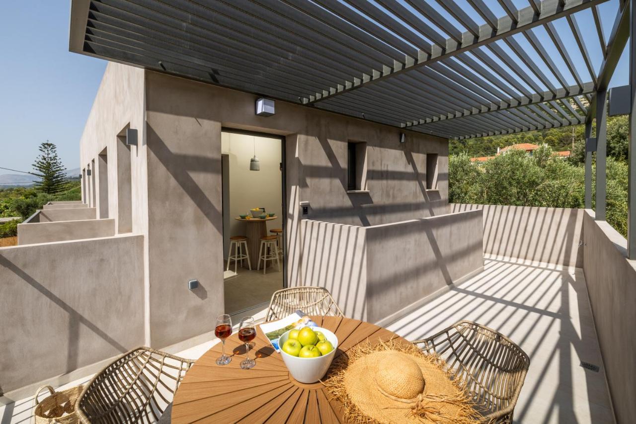 Topos Suites Lassi  Exterior photo